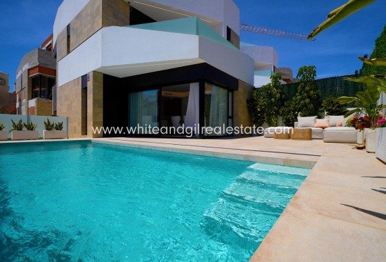 Chalet / Villa - Nueva construcción  - Orihuela Costa - Los Altos