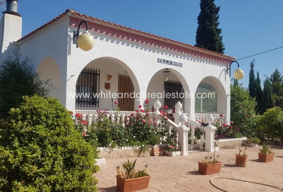 Chalet / Villa - Venta - Caudete -
                Caudete