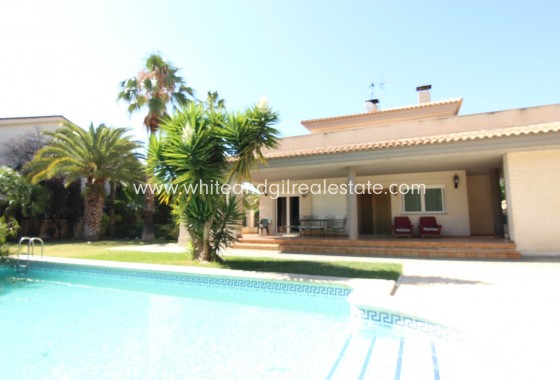 Chalet / Villa - Venta - Elda - Elda