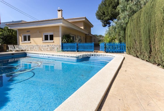 Chalet / Villa - Venta - Elda - Urban location