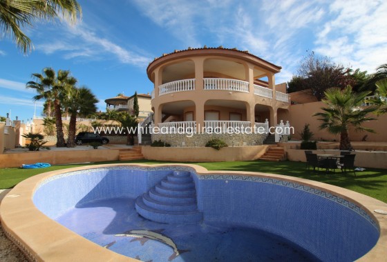 Chalet / Villa - Venta - Hondón de las Nieves - Urban location