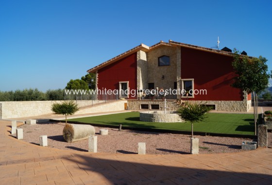 Chalet / Villa - Venta - Monóvar/Monóver - Rural location