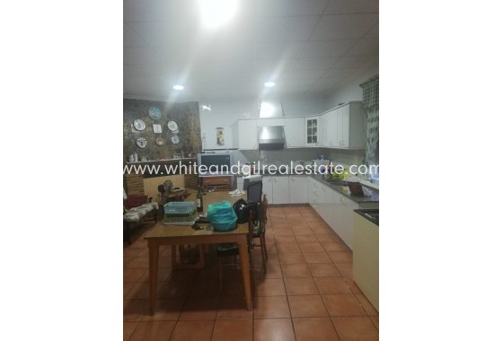 Country house  - Sale - Yecla - Yecla