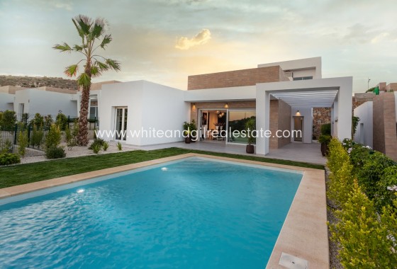 Villa  - New Build - Algorfa - Urban location