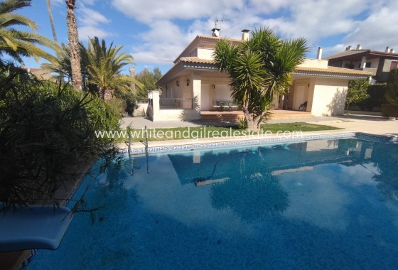 Villa  - Sale - Elda - Edge of town