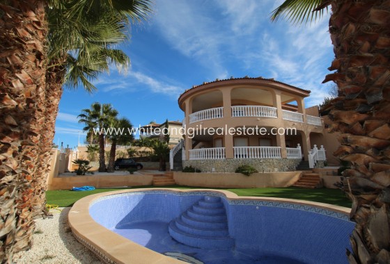 Sale - Villa  - Hondón de las Nieves - Urban location