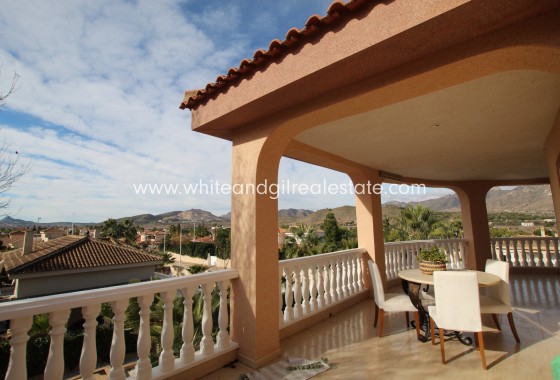 Sale - Villa  - Hondón de las Nieves - Urban location