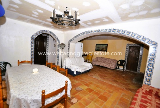 Sale - Country house  - Monóvar/Monóver - Rural location