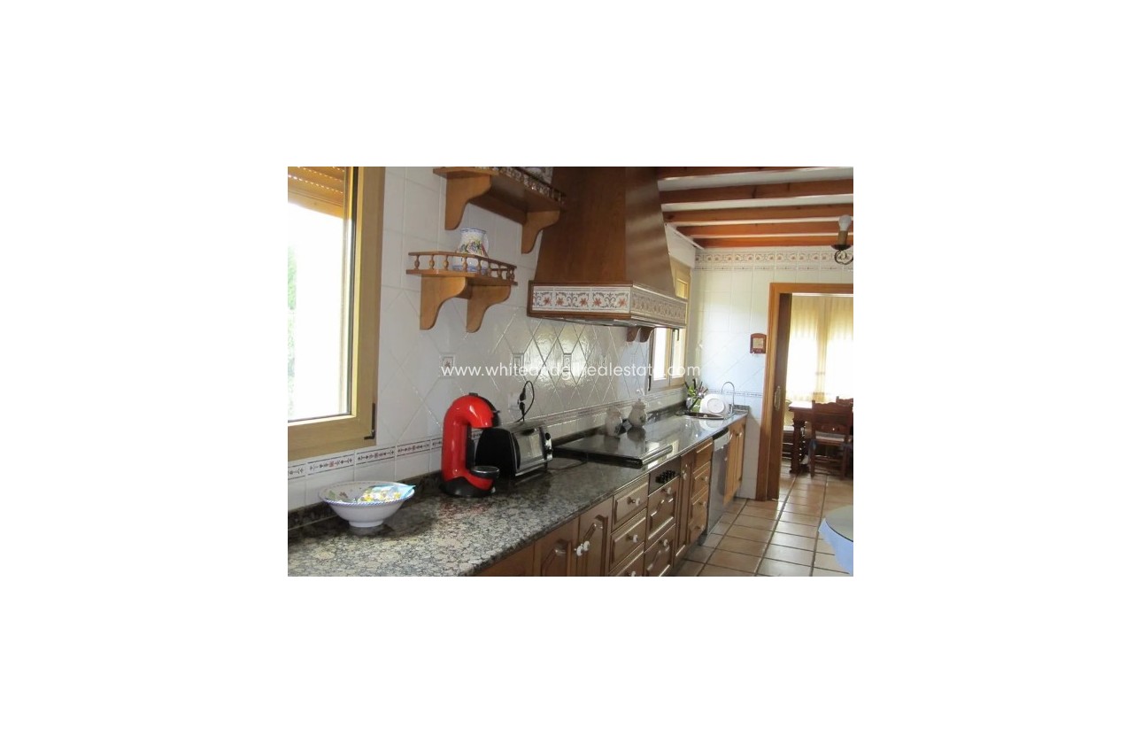 Sale - Villa  - Yecla - Rural location