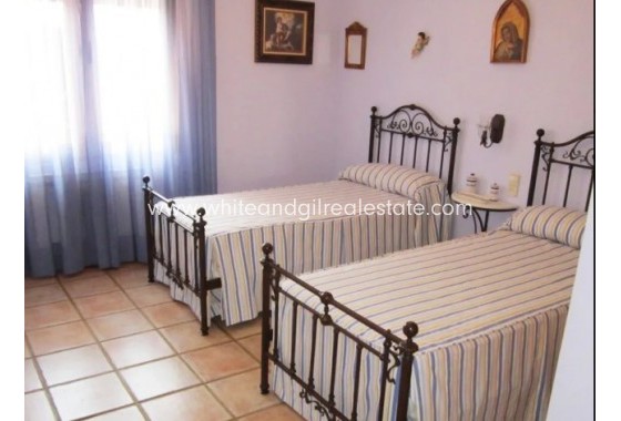 Sale - Villa  - Yecla - Rural location