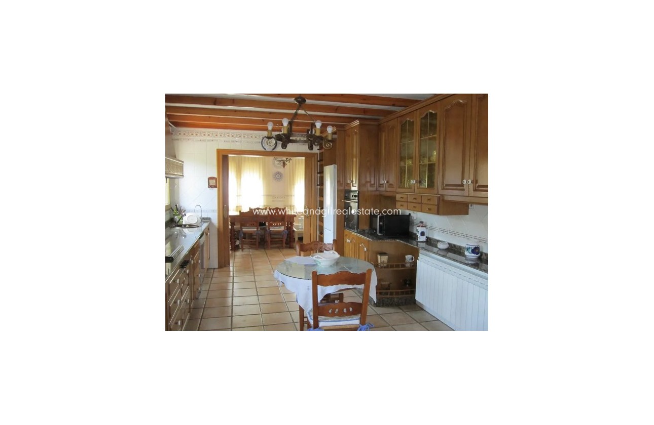 Sale - Villa  - Yecla - Rural location