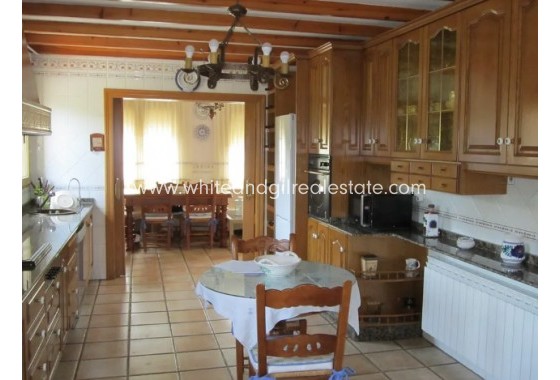 Sale - Villa  - Yecla - Rural location