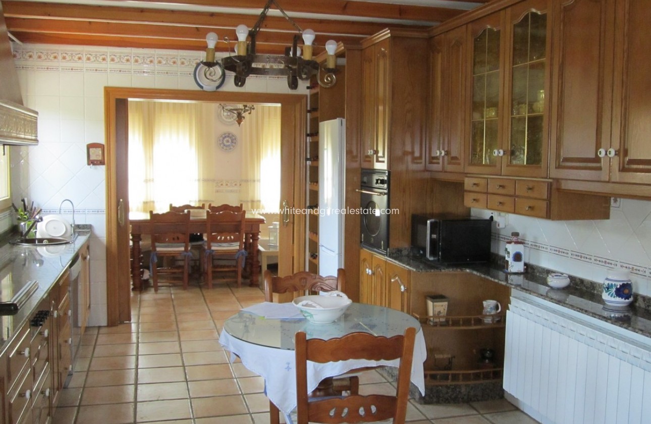 Sale - Villa  - Yecla - Rural location