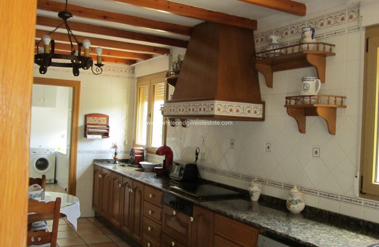 Sale - Villa  - Yecla - Rural location