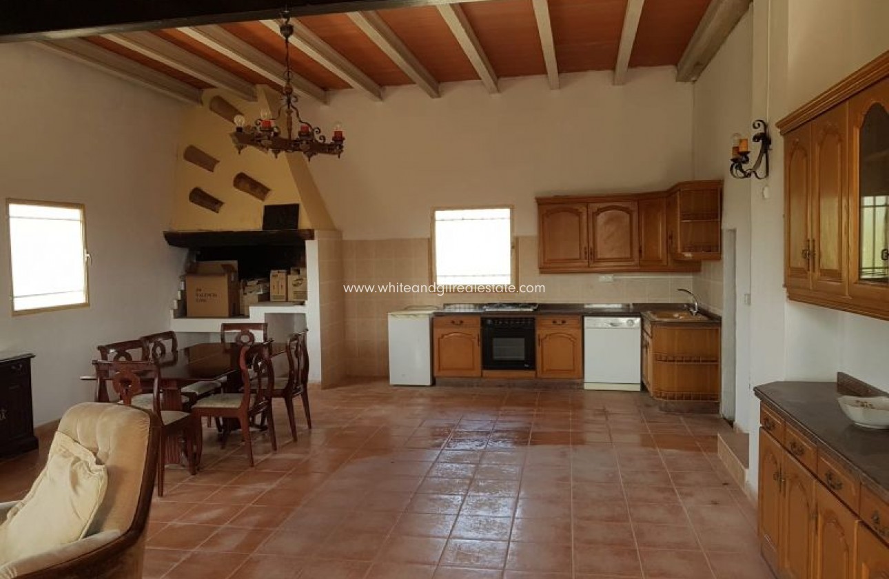 Sale - Villa  - Yecla - Rural location