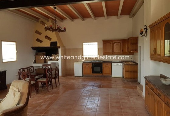 Sale - Villa  - Yecla - Rural location