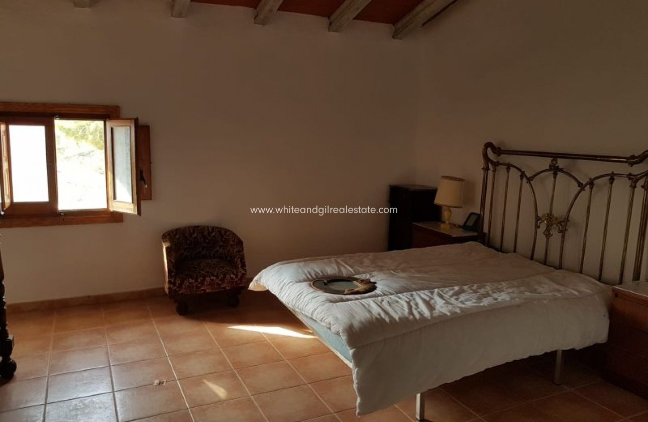 Sale - Villa  - Yecla - Rural location