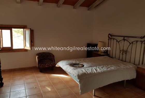 Sale - Villa  - Yecla - Rural location