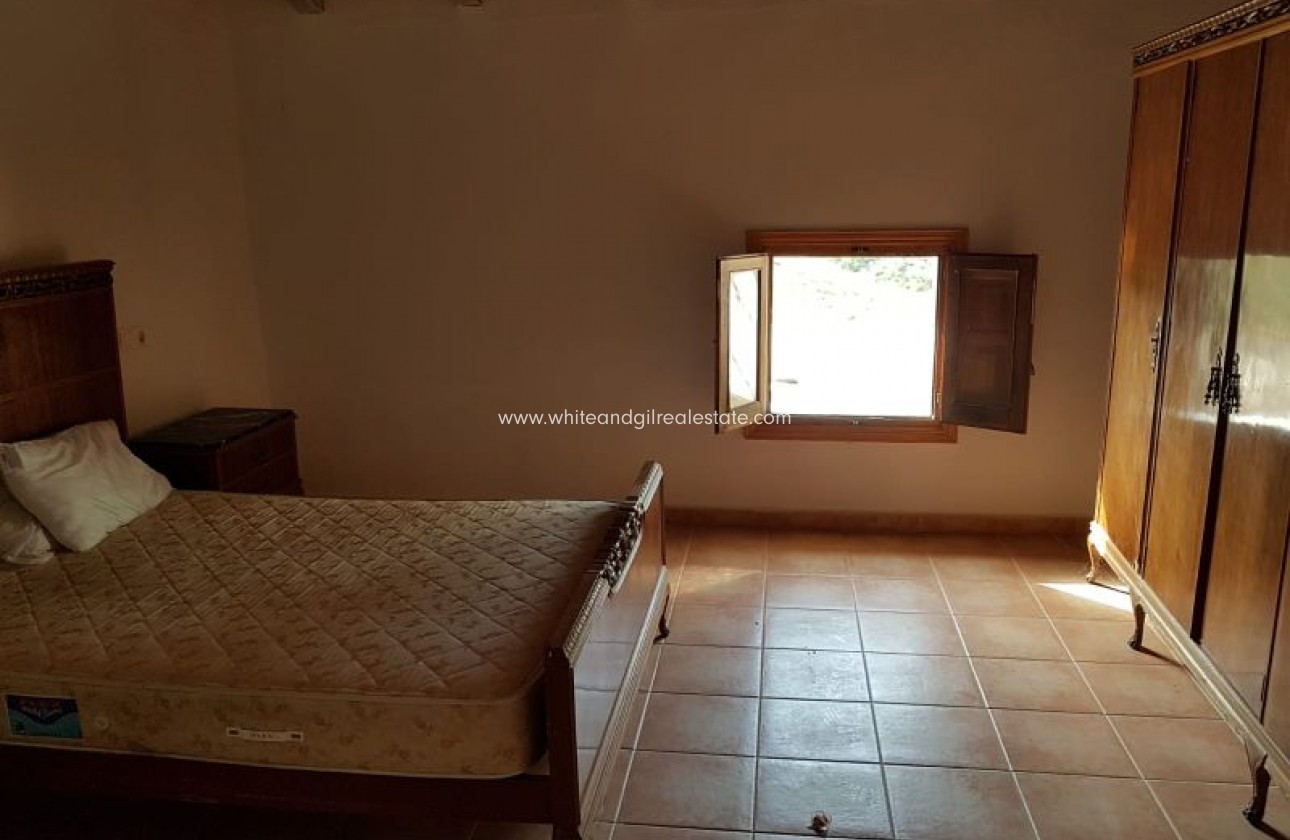 Sale - Villa  - Yecla - Rural location