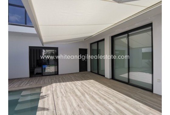 Sale - Villa  - Santiago de la Ribera - Urban location