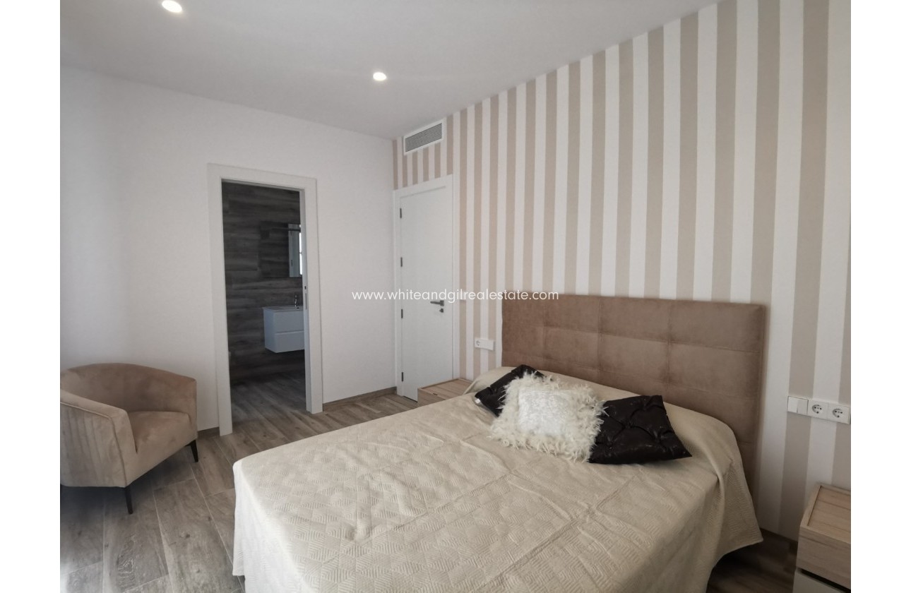 Sale - Villa  - Santiago de la Ribera - Urban location