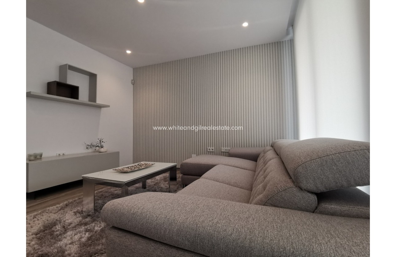 Sale - Villa  - Santiago de la Ribera - Urban location