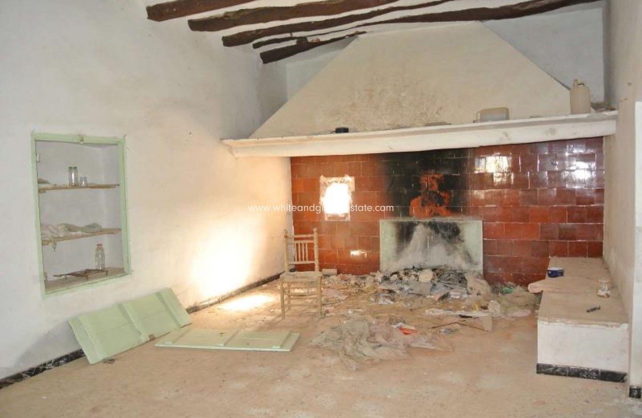 Sale - Country house  - Torre Del Rico - Rural location