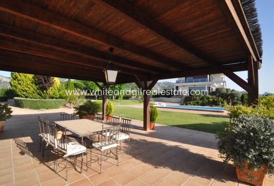 Sale - Villa  - Villena - Rural location