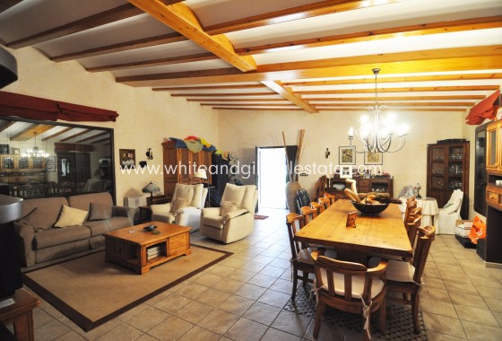 Sale - Villa  - Villena - Rural location