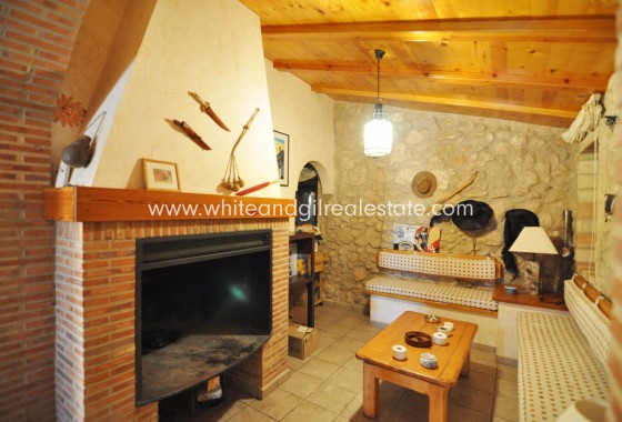 Sale - Villa  - Villena - Rural location