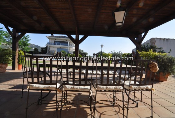 Sale - Villa  - Villena - Rural location