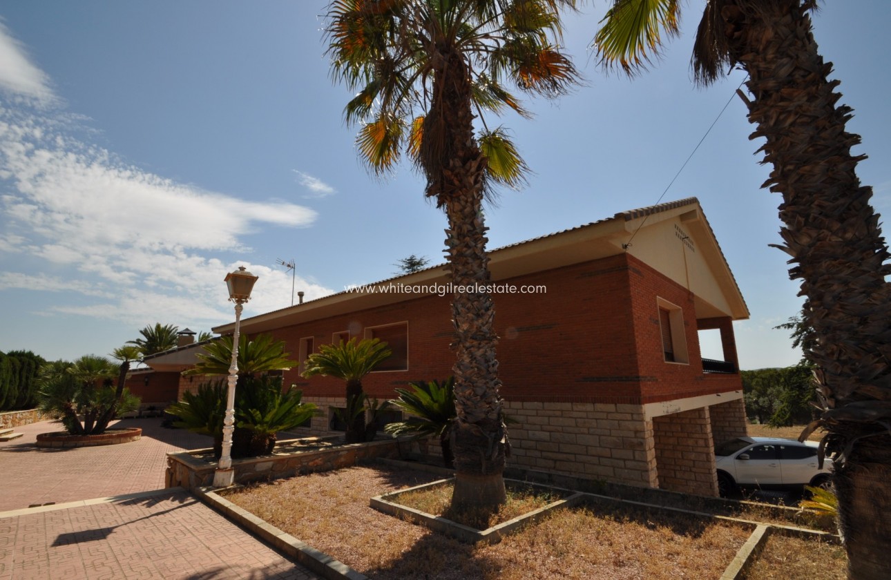 Sale - Villa  - Elda - Rural location