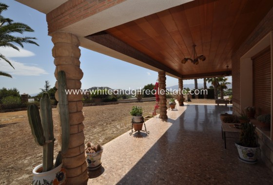 Sale - Villa  - Elda - Rural location