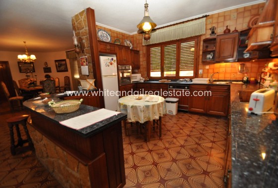 Sale - Villa  - Elda - Rural location