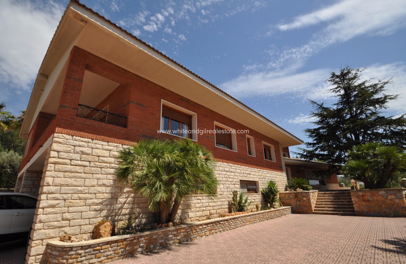 Sale - Villa  - Elda - Rural location