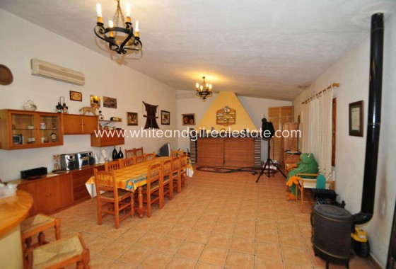 Sale - Villa  - Petrer - Rural location