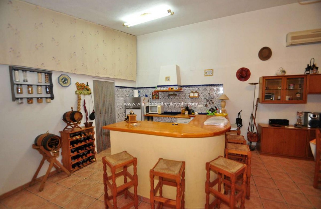 Sale - Villa  - Petrer - Rural location