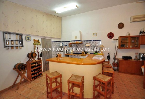 Sale - Villa  - Petrer - Rural location