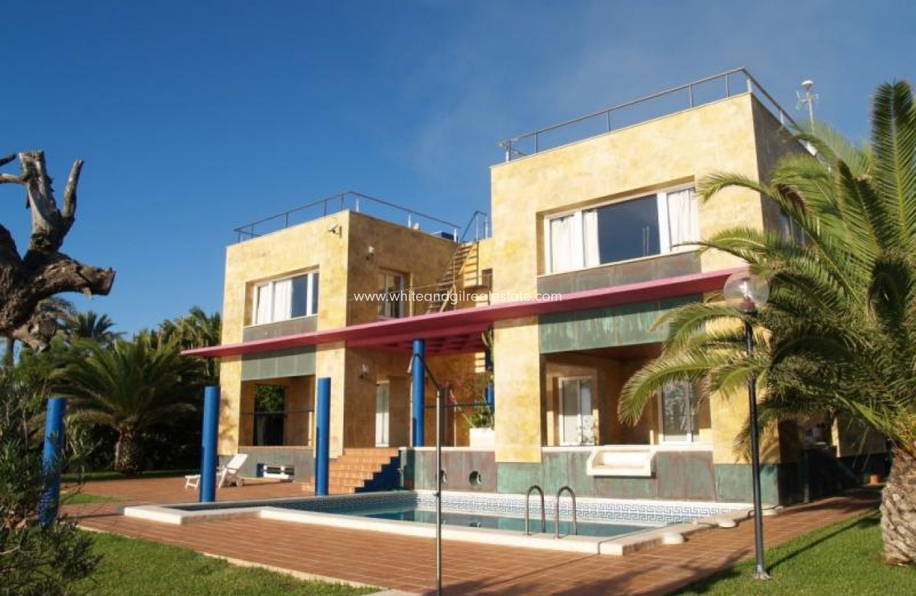 Sale - Villa  - Cabo Roig - Urban location