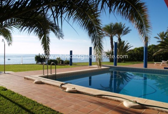 Sale - Villa  - Cabo Roig - Urban location