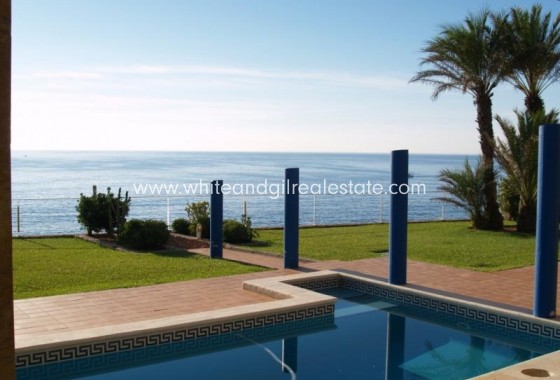 Sale - Villa  - Cabo Roig - Urban location