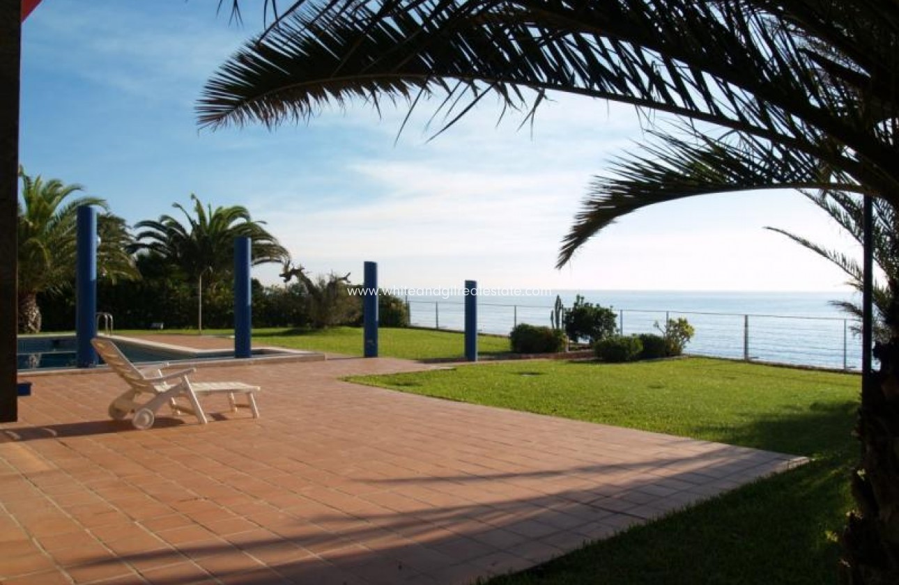 Sale - Villa  - Cabo Roig - Urban location