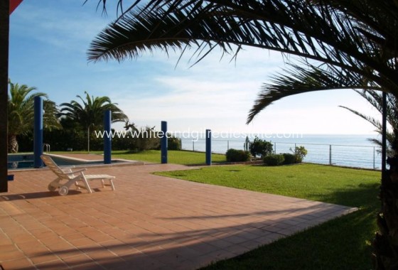 Sale - Villa  - Cabo Roig - Urban location