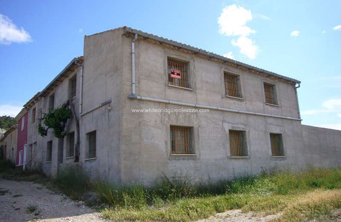 Sale - Country house  - Salinas - Rural location