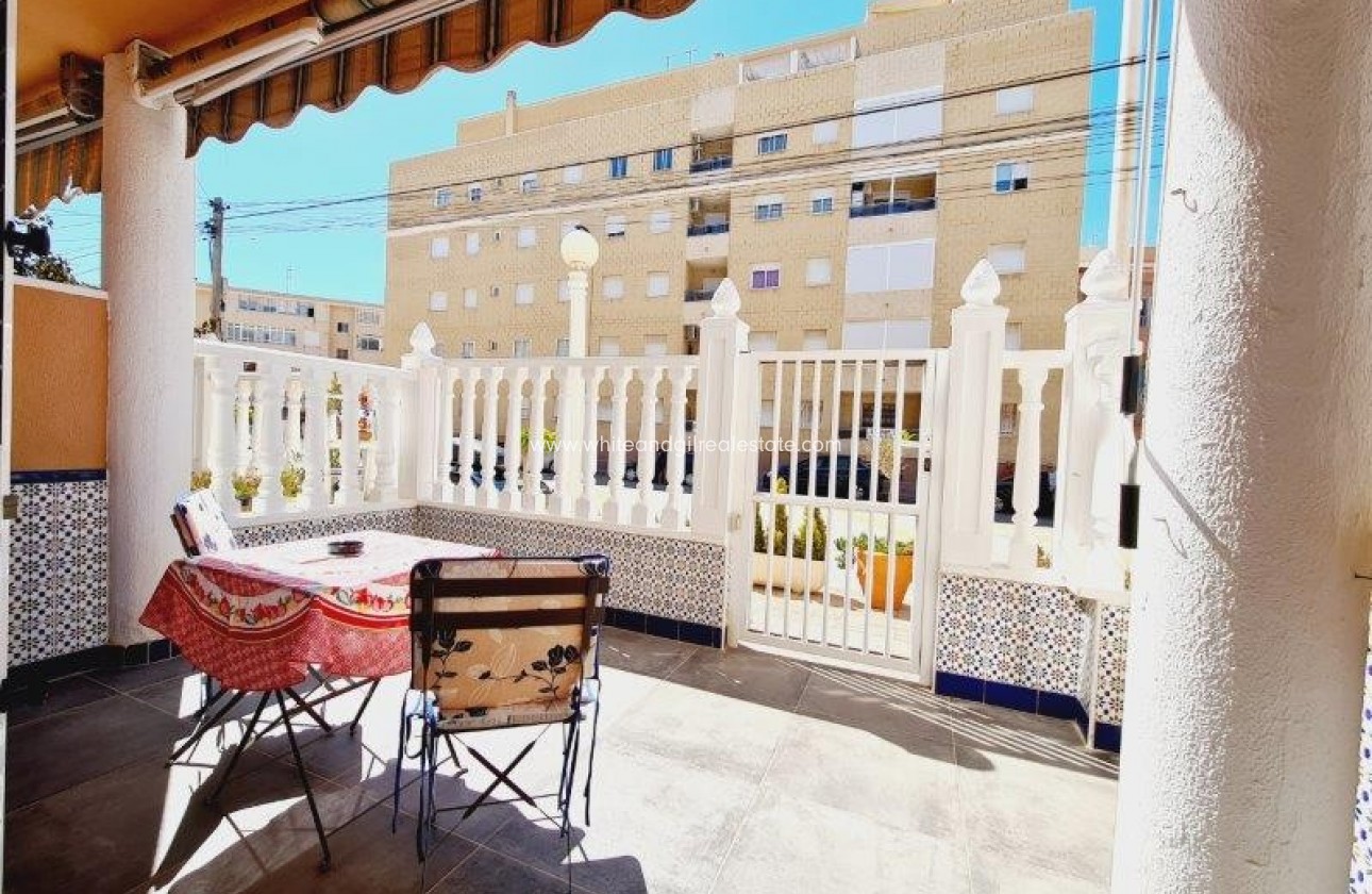 Sale - Apartment / flat - Torrevieja - Torrelamata - La Mata