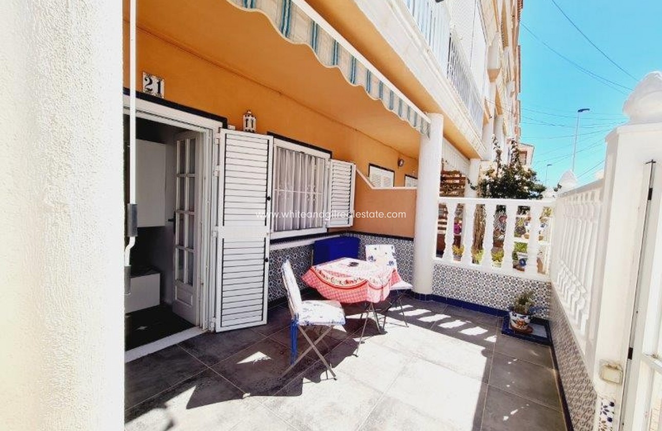 Sale - Apartment / flat - Torrevieja - Torrelamata - La Mata