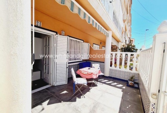 Sale - Apartment / flat - Torrevieja - Torrelamata - La Mata