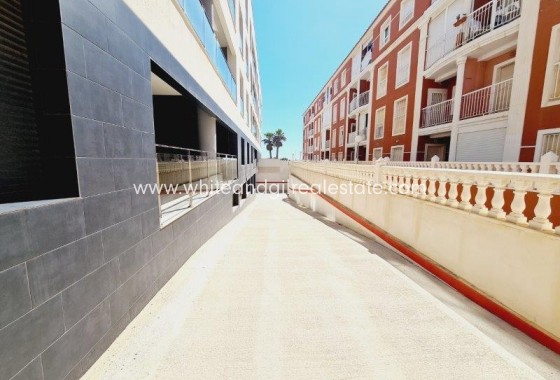 Sale - Apartment / flat - Torrevieja - Torrelamata - La Mata