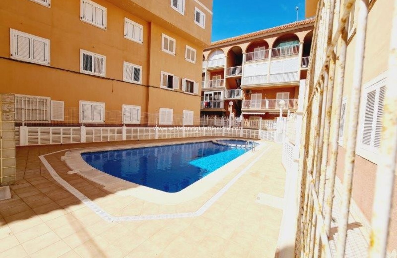 Sale - Apartment / flat - Torrevieja - Torrelamata - La Mata