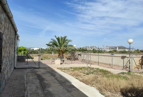 Venta - Chalet / Villa - Yecla